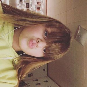 Meet your Posher, Delia